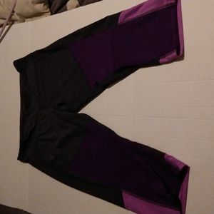 Women's athletic capris